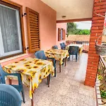 Milan 1370 Gostinjska kuća 3*