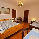 Gostinjska kuća Milan 1370 3*